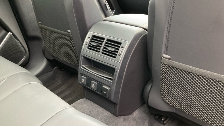 Jaguar F-Pace 2.0 D200 R-Dynamic HSE Black 5dr Auto AWD Diesel Estate